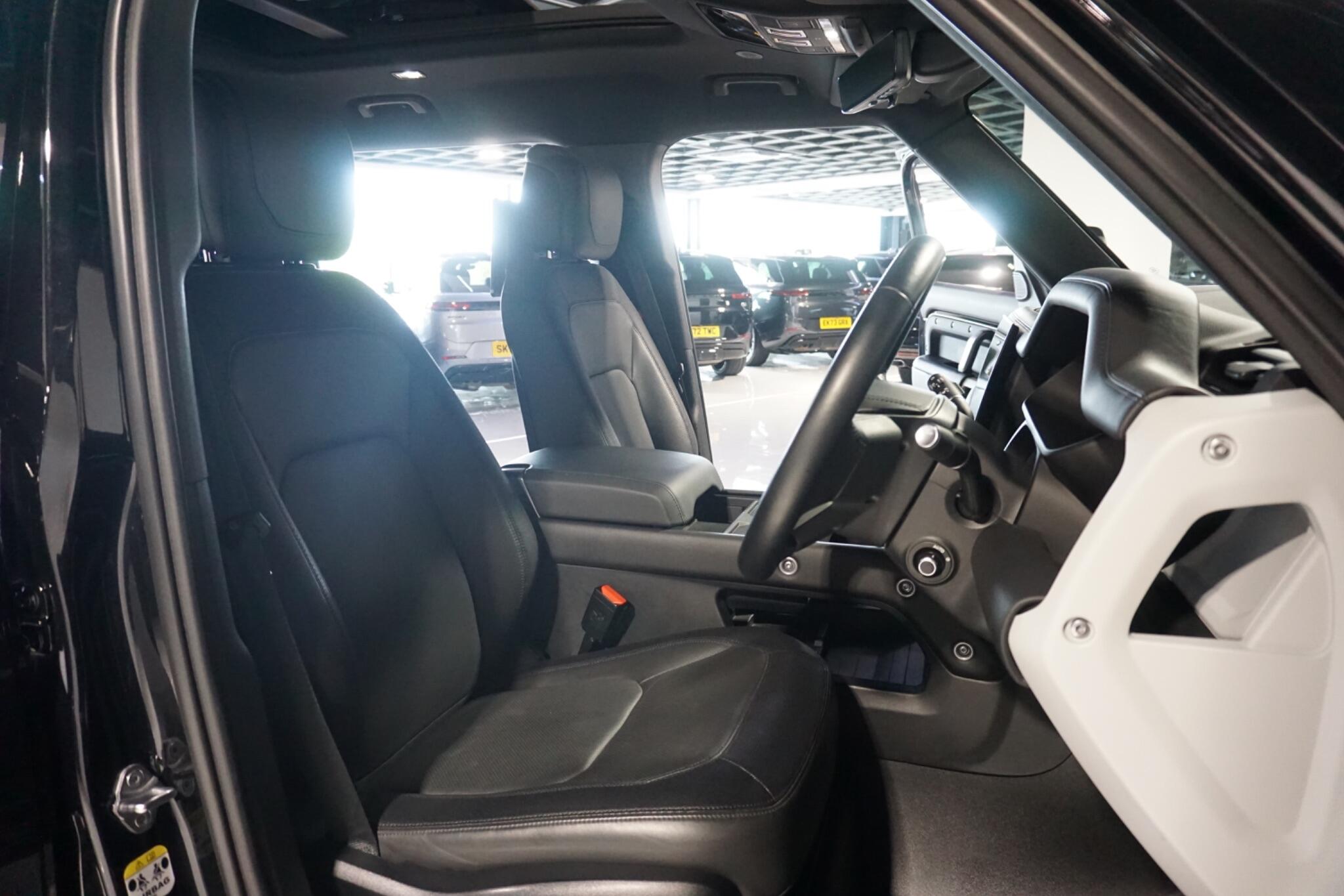 Land Rover Defender 110 3.0 D250 MHEV X-Dynamic HSE SUV 5dr Diesel Auto 4WD Euro 6 (s/s) (250 ps)